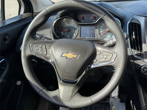 Used 2018 Chevrolet Cruze LT image 12