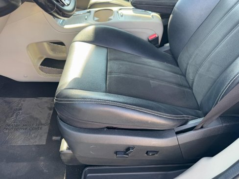 Used 2019 Dodge Grand Caravan SXT image 15