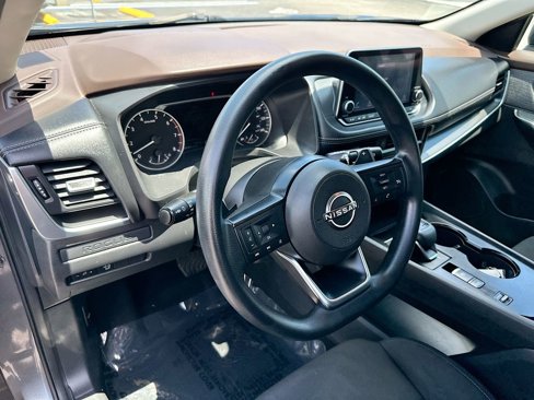 Used 2023 Nissan Rogue S image 10