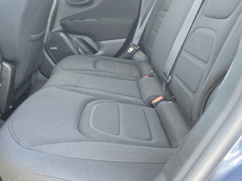 Used 2021 Jeep Renegade Latitude w/ Sun & Sound Group image 17