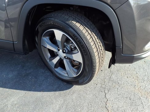 Used 2019 Jeep Cherokee Limited image 39