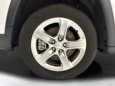 Used 2023 Jeep Compass Latitude image 10