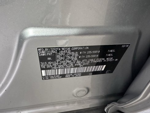 Used 2018 Toyota RAV4 Limited image 23