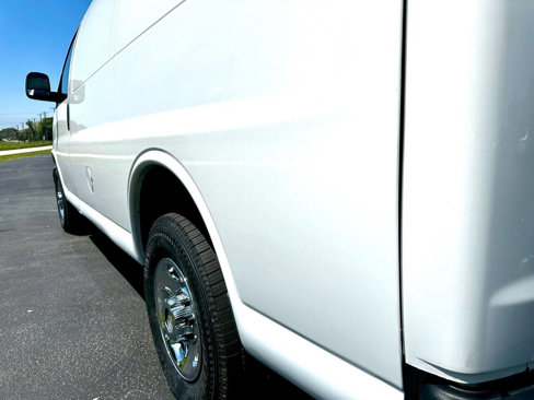Used 2014 Chevrolet Express 2500 image 7