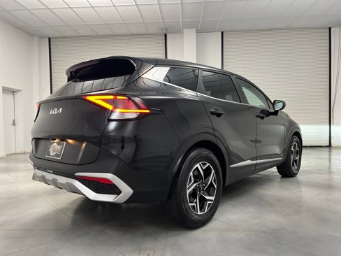 Used 2024 Kia Sportage LX image 7