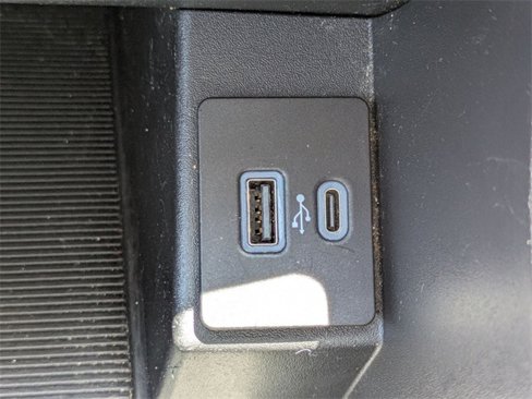 Used 2023 Ford Edge SEL image 21
