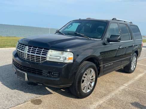 Used 2010 Lincoln Navigator 2WD image 1