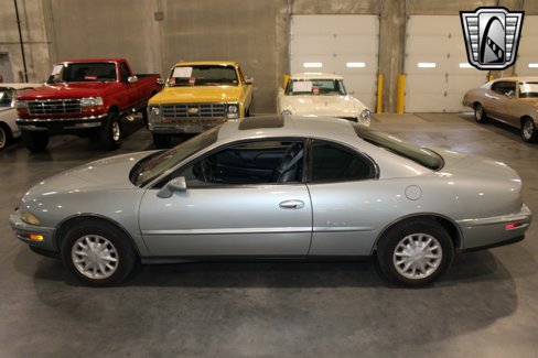 Used 1995 Buick Riviera Supercharged Coupe image 3