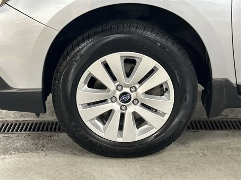 Used 2019 Subaru Outback 2.5i Premium image 10