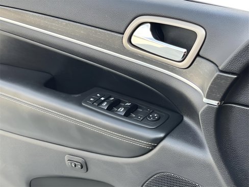 Used 2017 Jeep Grand Cherokee Limited image 35