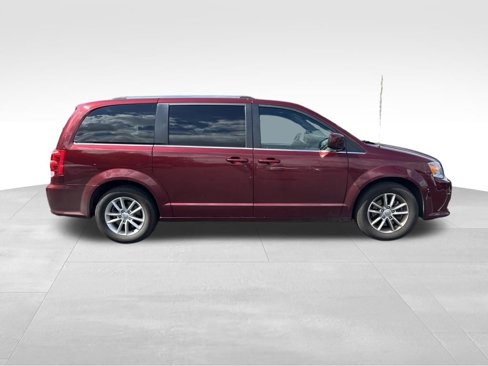 Used 2019 Dodge Grand Caravan SXT image 8
