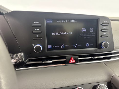 Used 2024 Hyundai Elantra SE image 27