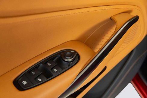 Used 2022 Aston Martin DBX image 22