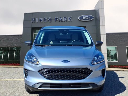 Used 2022 Ford Escape SE w/ Cold Weather Package image 2