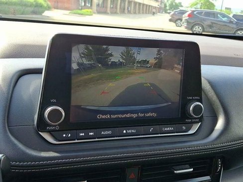 Used 2022 Nissan Rogue SV w/ SV Premium Package image 19