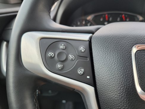Used 2024 GMC Terrain SLT image 19