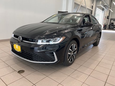 New 2026 Volkswagen Jetta SE image 3