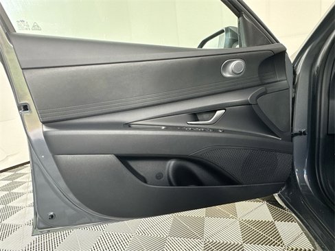 New 2025 Hyundai Elantra SE image 15