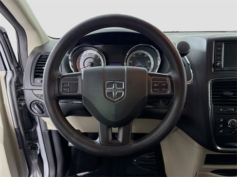 Used 2019 Dodge Grand Caravan SE image 11