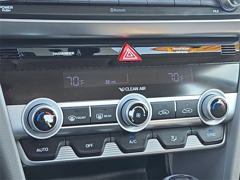 Used 2020 Hyundai Elantra SE image 18