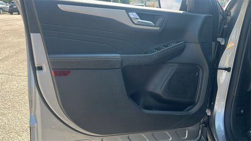Used 2021 Ford Escape SE image 11