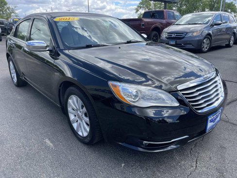 Used 2013 Chrysler 200 Limited image 1