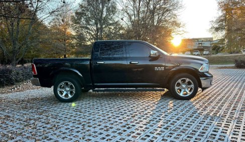 Used 2016 RAM 1500 Laramie w/ Convenience Group image 4
