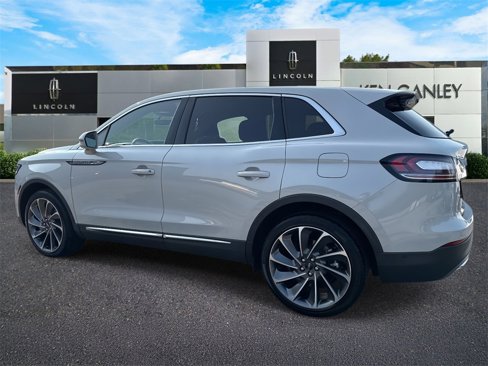Used 2022 Lincoln Nautilus Reserve w/ Equipment Group 202A image 5