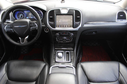 Used 2016 Chrysler 300 Limited image 19