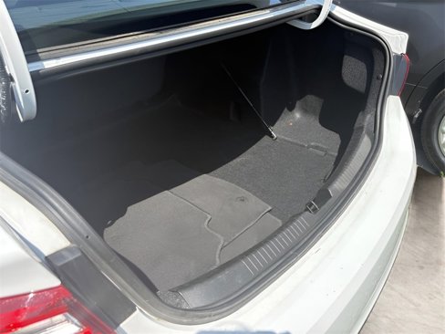 Used 2024 Chevrolet Malibu LT image 23