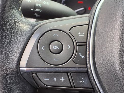 Used 2019 Toyota Camry XLE image 25