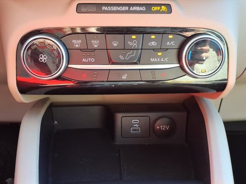 Used 2022 Ford Escape SE w/ Cold Weather Package image 19