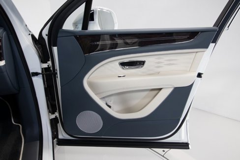 Used 2023 Bentley Bentayga Extended Wheelbase image 56