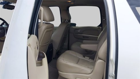 Used 2013 Cadillac Escalade ESV Luxury image 30