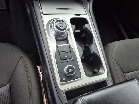 Used 2022 Ford Explorer XLT image 34