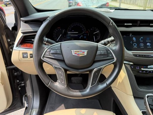 Used 2019 Cadillac XT5 Luxury image 14