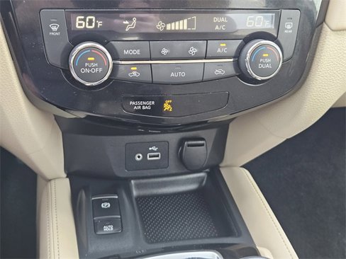 Used 2020 Nissan Rogue SL w/ Premium Package image 19