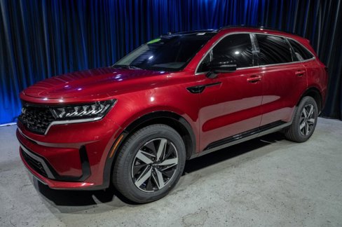 Used 2022 Kia Sorento S w/ Panoramic Sunroof Package image 2