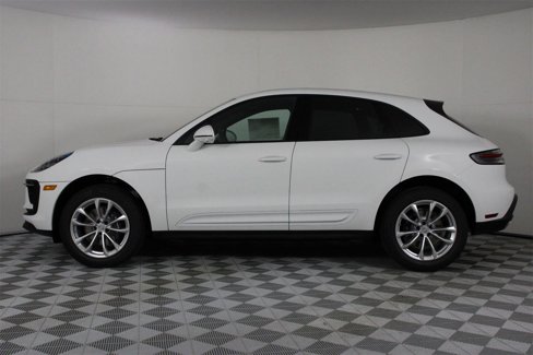 New 2026 Porsche Macan image 2