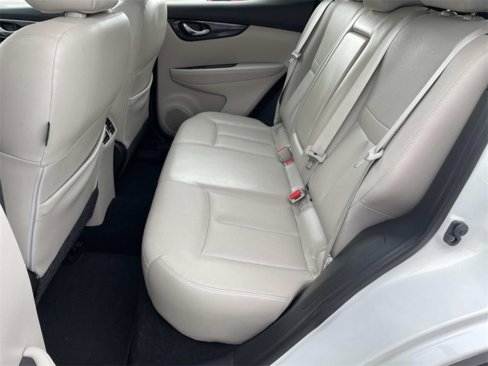 Used 2018 Nissan Rogue Sport SL w/ SL Premium Package image 8