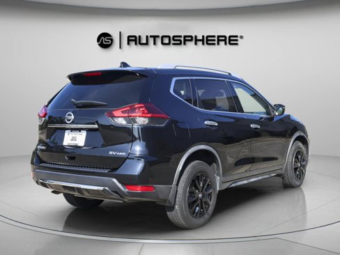Used 2018 Nissan Rogue SV image 9