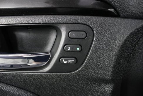 Used 2017 Honda Pilot Touring image 16