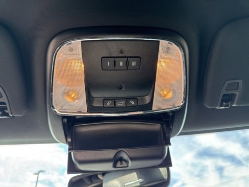 Used 2020 Jeep Grand Cherokee Altitude image 22