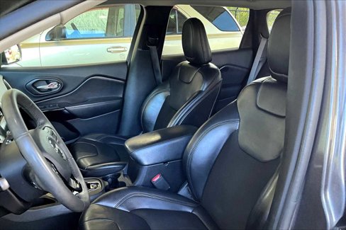 Used 2020 Jeep Cherokee Latitude Plus image 7