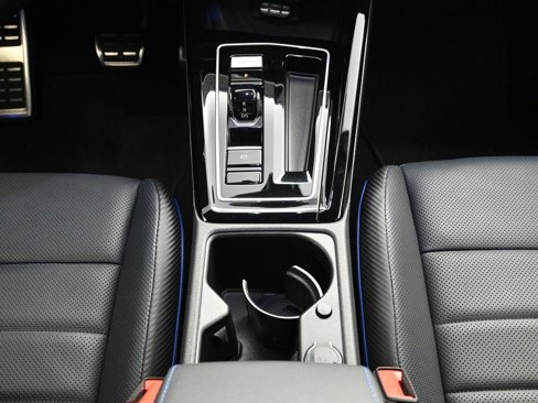 Used 2023 Volkswagen Golf 20th Anniversary Edition image 10