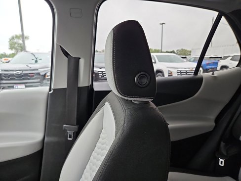 Used 2020 Chevrolet Equinox LT image 19