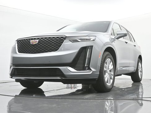 New 2025 Cadillac XT6 Luxury image 15