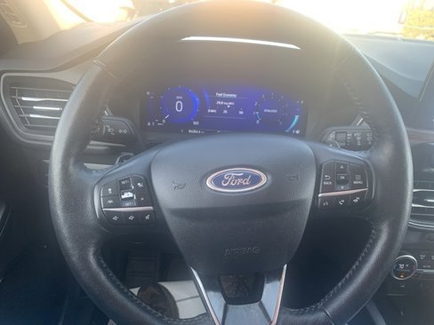 Used 2020 Ford Escape Titanium image 23