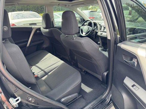 Used 2016 Toyota RAV4 XLE image 14