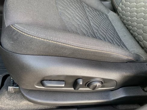 Used 2018 Chevrolet Equinox LT image 17